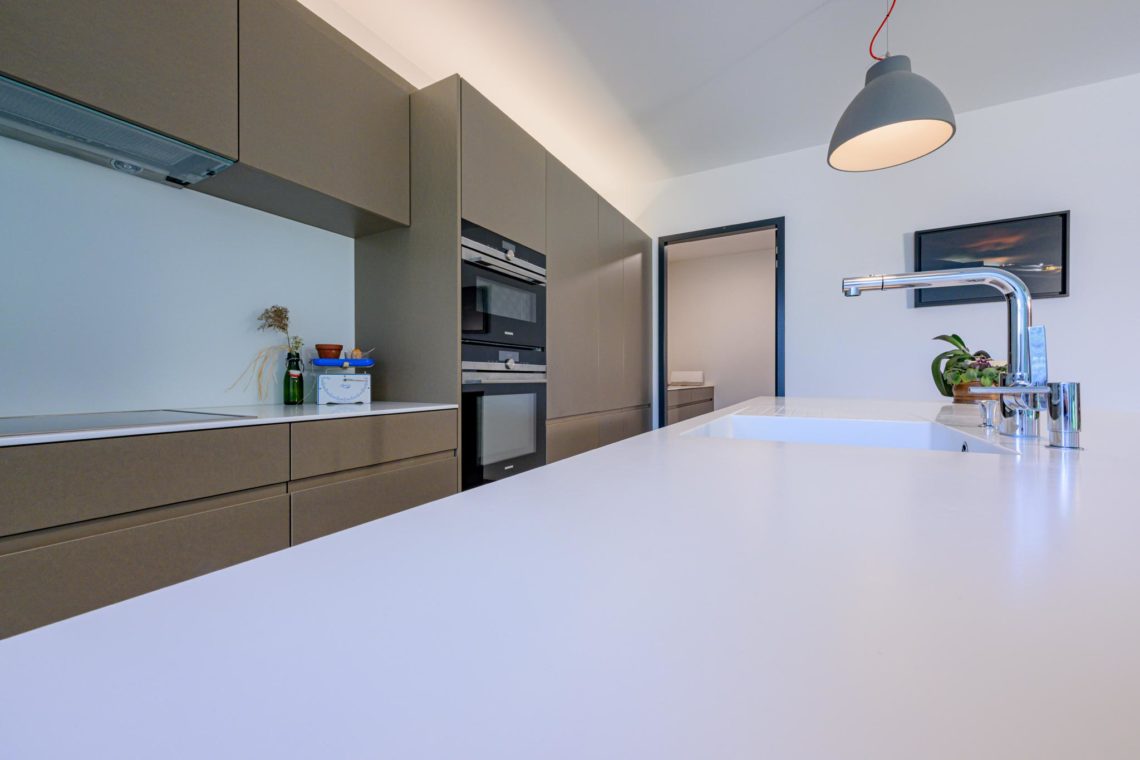 20220411-Cuisine-Entree-Salle_de_bain-Perruchoud-www_maximcurdy_ch-2600